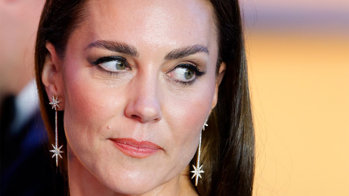 Kate Middleton, Meghan Markle copia la sua cartolina di Natale: confronto spietato