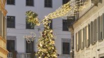 Le più belle luci di Natale 2025 in Italia e nel mondo