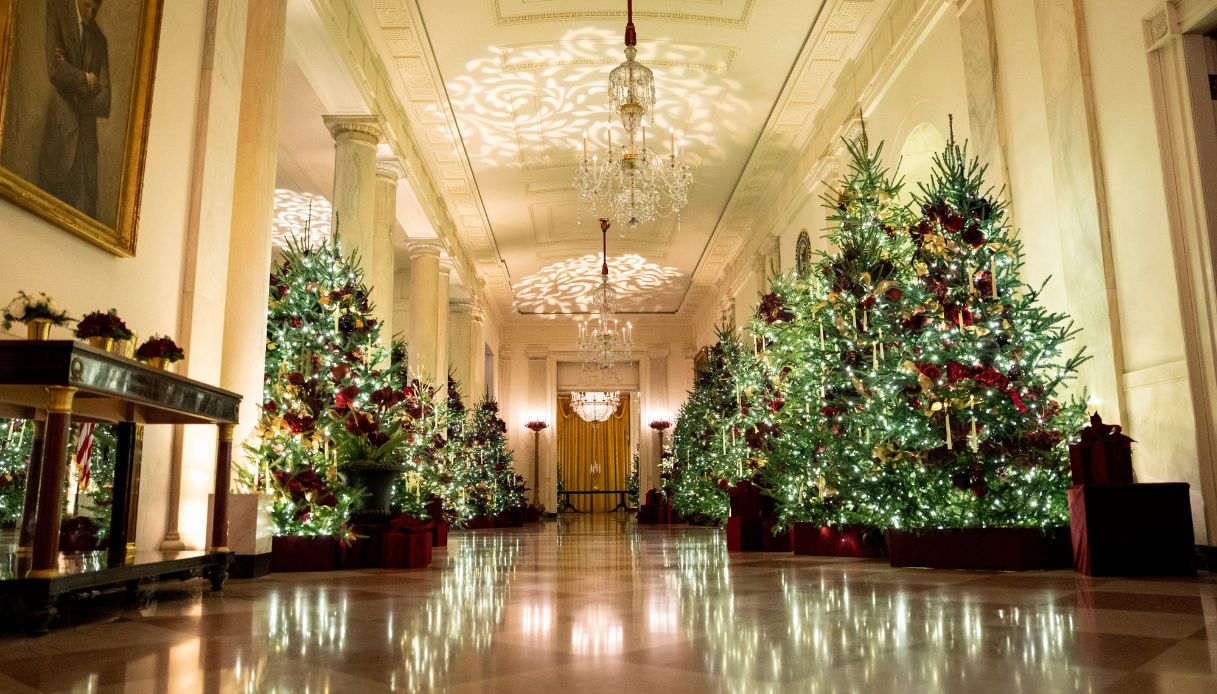 Melania Trump, Natale alla Casa Bianca: tour tra decorazioni e oggetti di design