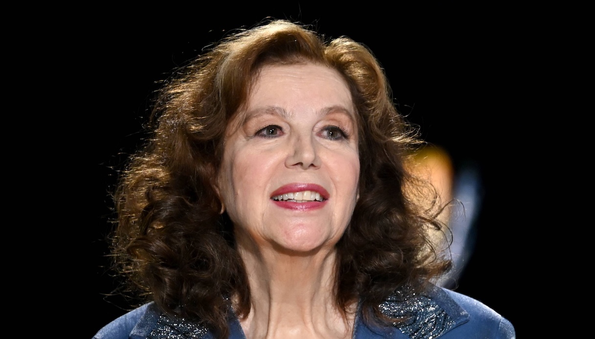 Stefania Sandrelli a Belve, la passione con Gino Paoli: “L’abbiamo fatto a San Pietro”