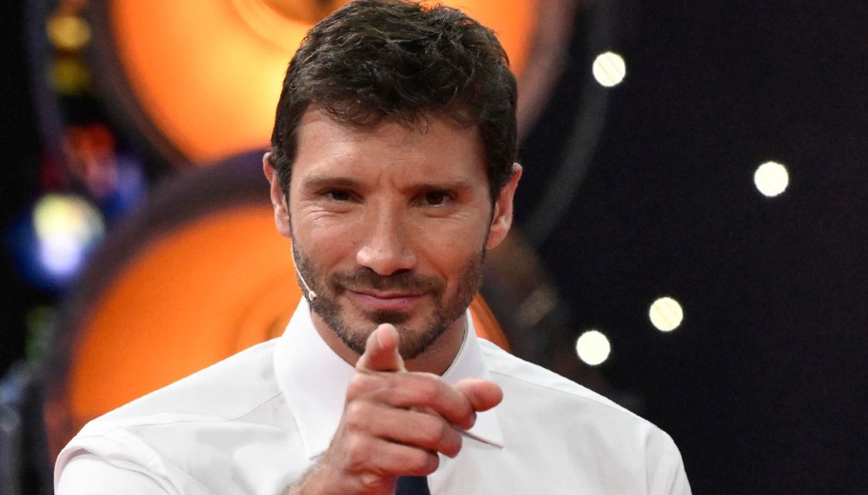 Affari Tuoi, Stefano De Martino disperato: &quot;Ci avevo creduto&quot;. Ma era un bluff