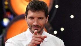 Affari Tuoi, Stefano De Martino disperato: “Ci avevo creduto”. Ma era un bluff