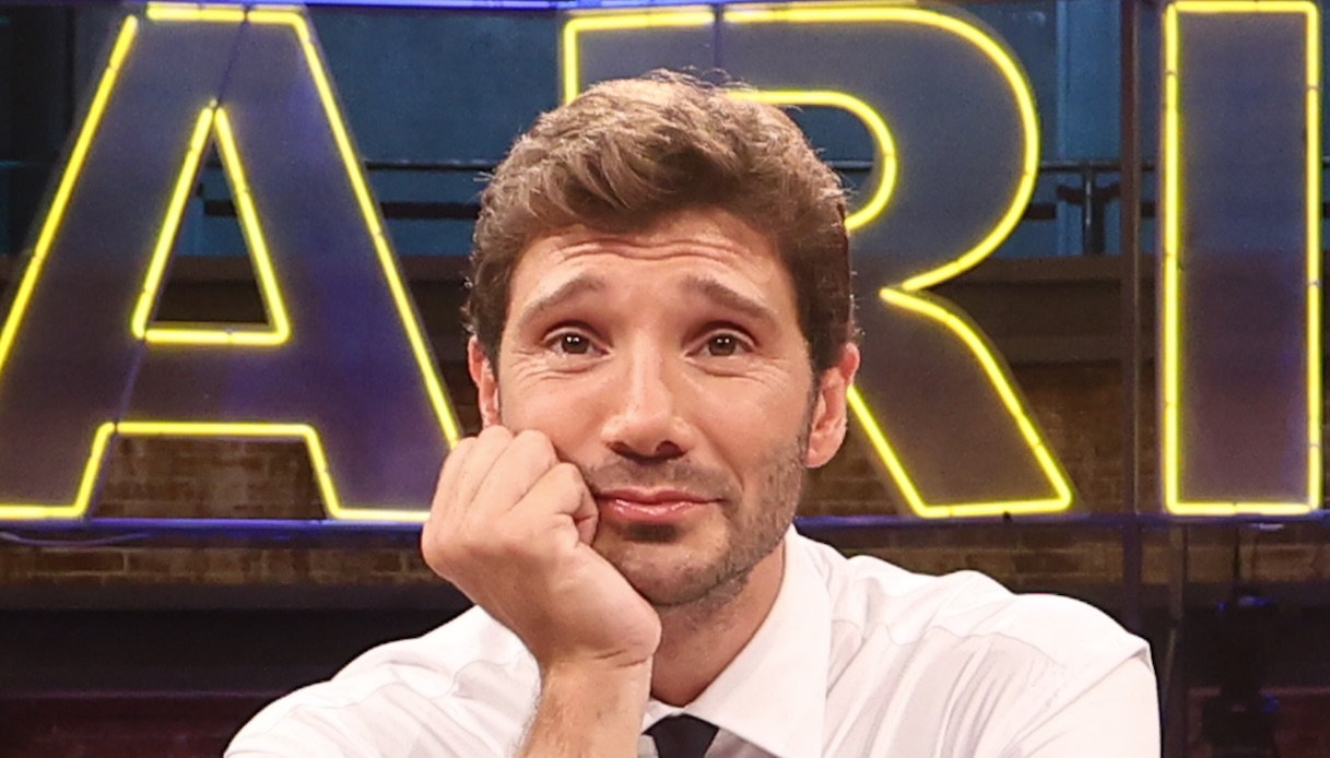 Affari tuoi, Herbert Ballerina pungente: “Non sai giocare”. Ma Sofia chiude col sorriso