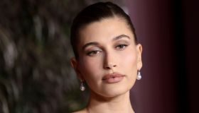 Lo sparkling del top di Hailey Bieber è l’idea perfetta per il tuo look di capodanno