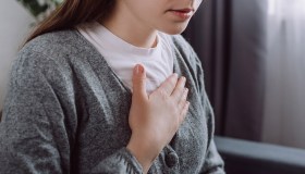 Valvole del cuore: a cosa servono, perché si ammalano e come si curano (con o senza bisturi)