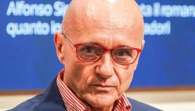 Alfonso Signorini in Procura dopo la denuncia di Medugno