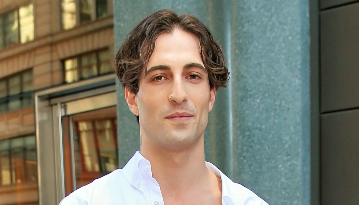 Damiano David si sposa, proposta di matrimonio a Dove Cameron: svelato l’anello Damiano David si sposa, proposta di matrimonio a Dove Cameron: svelato l’anello