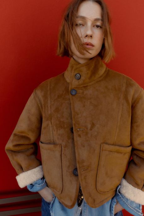 Suede obsession: 5 must-have scamosciati per cui perdere la testa nell'inverno 2026