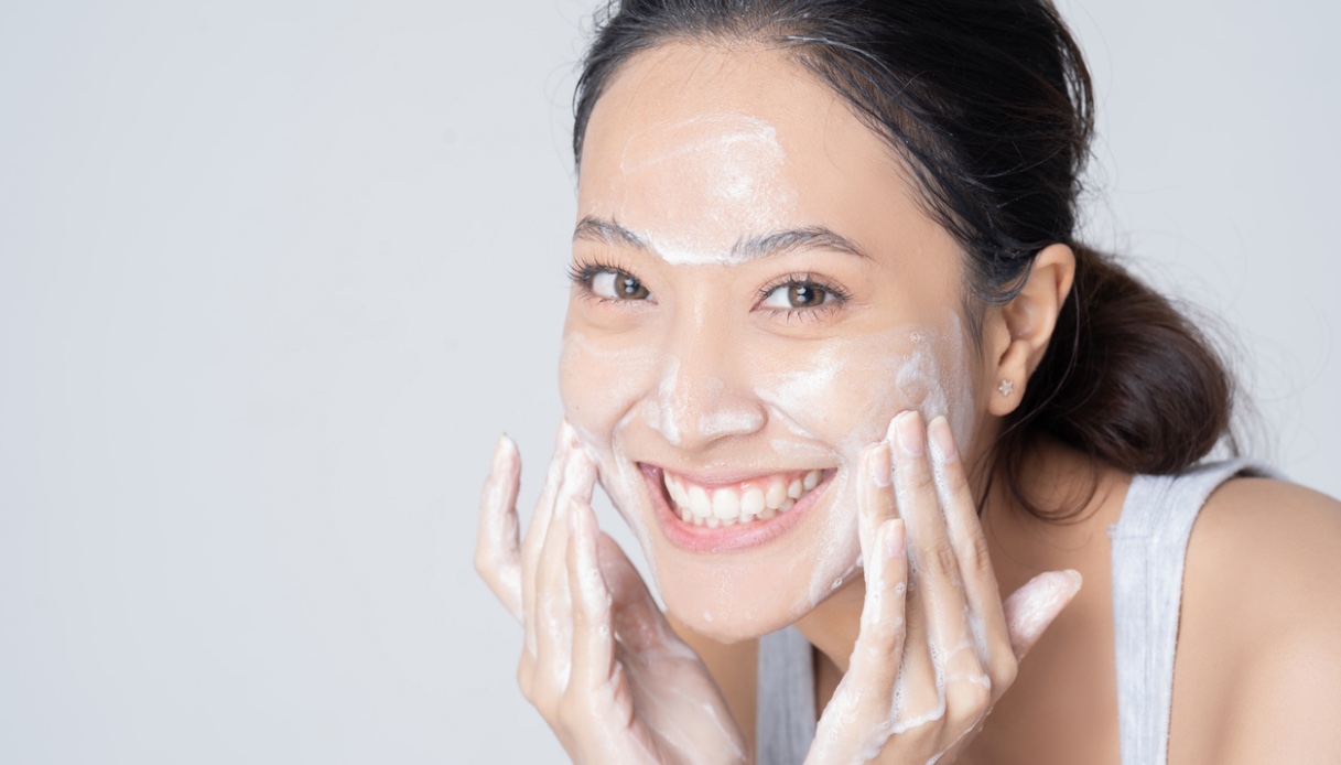 Il detergente dall'azione purificante e detox è l'alleato post feste per la pelle