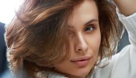 Favorisce la crescita, rallenta la caduta e dona volume ai capelli. L’olio miracoloso è il mai più senza del 2026