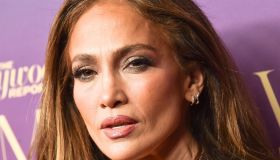 Jennifer Lopez: “Io vecchia e sempre nuda? Fareste lo stesso”