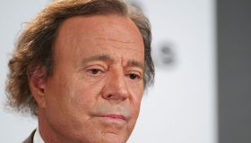 Julio Iglesias rompe il silenzio dopo le accuse di violenza sessuale: “Presto tutto sarà chiarito”