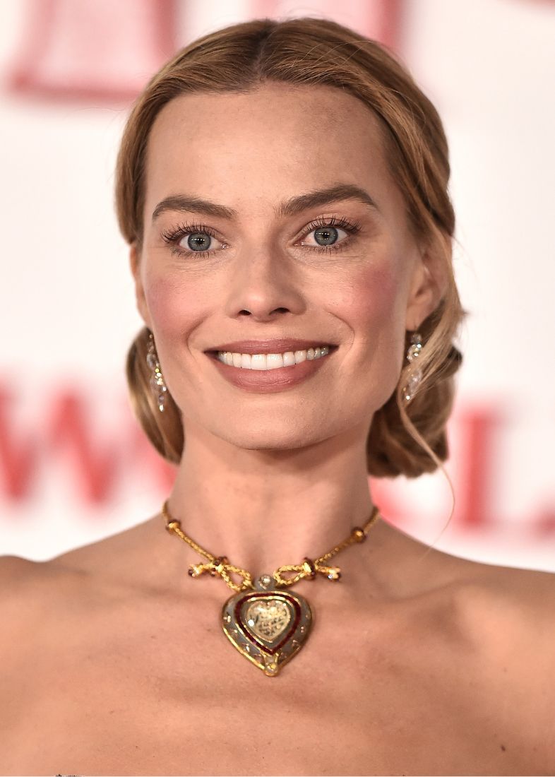 Margot Robbi col gioiello di Liz Taylor