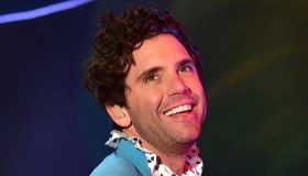 Mika torna con Hyperlove, il nuovo album nato dal lutto: “Questo disco arriva dopo la mancanza di mia madre”