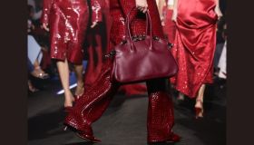 Pantaloni di tendenza per l’inverno 2026: i 5 da avere per vincere il freddo con disinvoltura