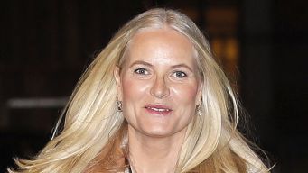Mette-Marit di Norvegia, il figlio a processo: ondata di denunce nel Paese