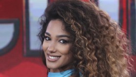 La Ruota della Fortuna, Samira Lui incanta in blu: così dimentica il “giorno più triste dell’anno”