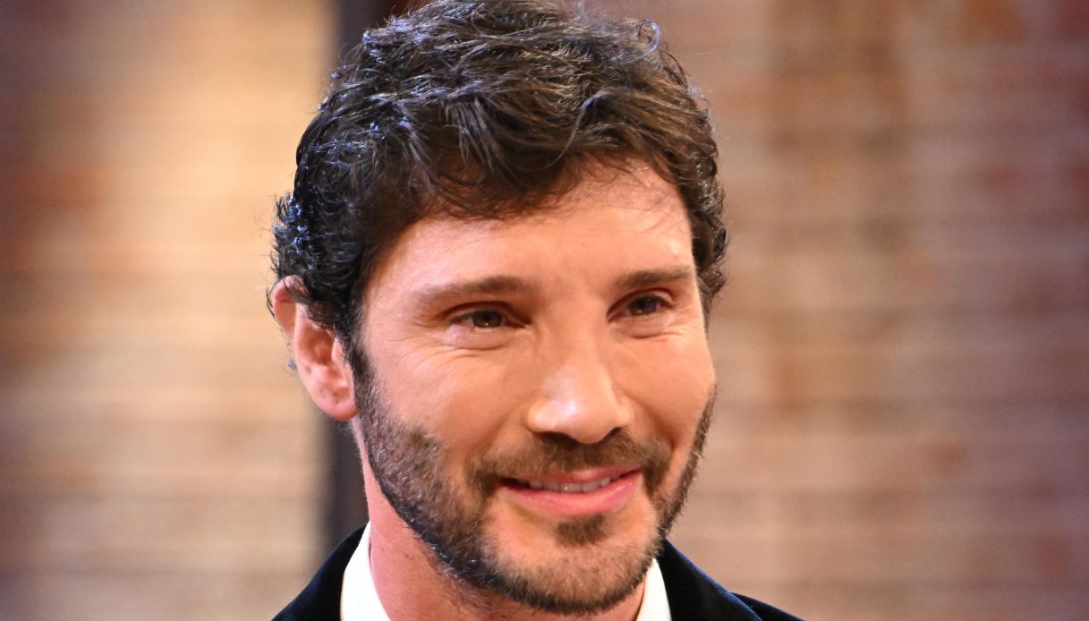 Affari Tuoi, Stefano De Martino è inarrestabile. Finale da brividi