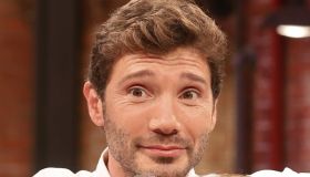 Affari Tuoi, Orazio rifiuta la maxi offerta del Dottore e stupisce Stefano De Martino