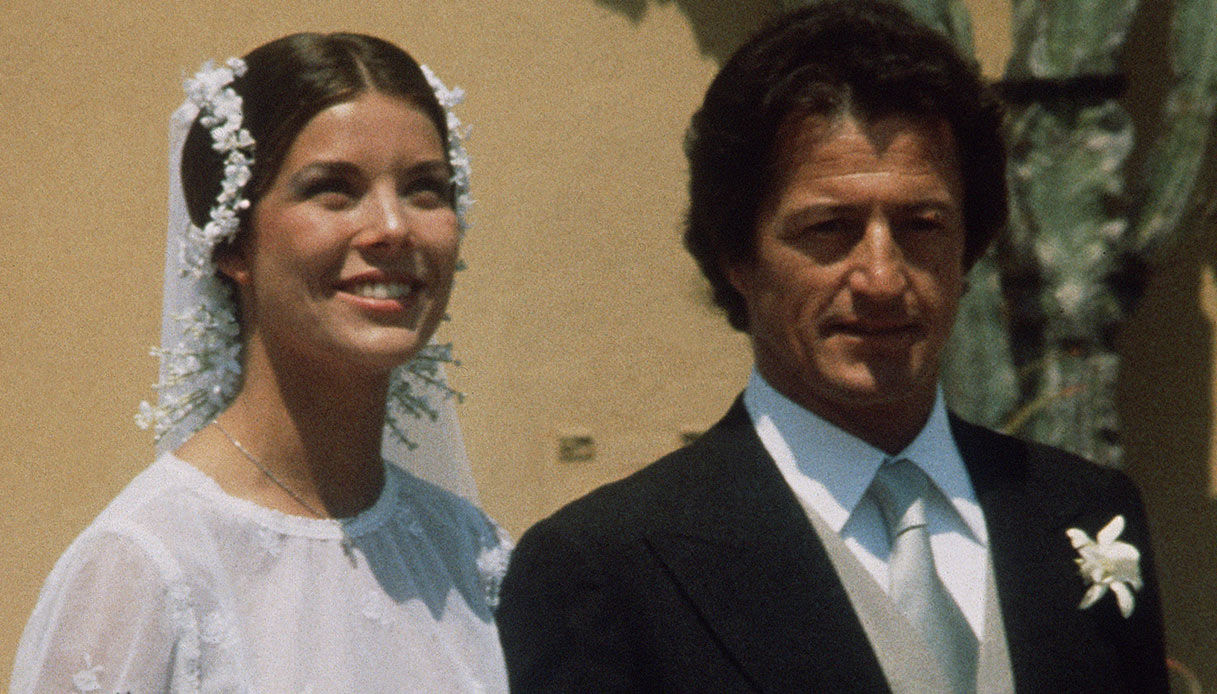 Carolina di Monaco in lutto, morto il primo marito Philippe Junot. "Ci mancherai"