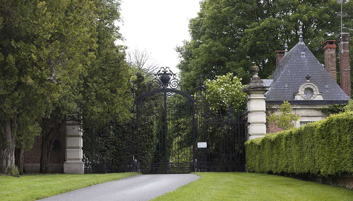 Cancello del Castello di Wideville, residenza francese di Valentino Garavani