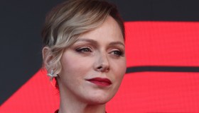 Charlene di Monaco, la foto dei 48 anni nasconde la pettinatura controversa