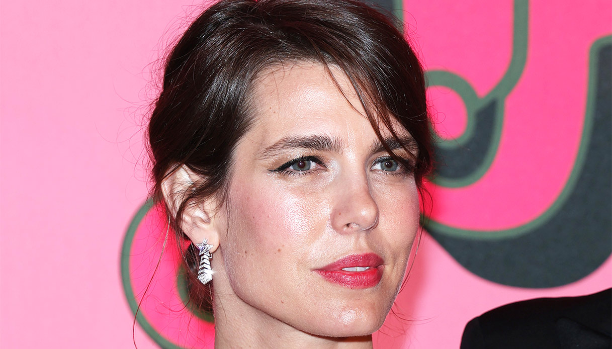 Charlotte Casiraghi in copertina, bellissima come sua madre Carolina di Monaco
