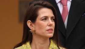 Charlotte Casiraghi sfida Carolina di Monaco e passeggia mano nella mano con il fidanzato