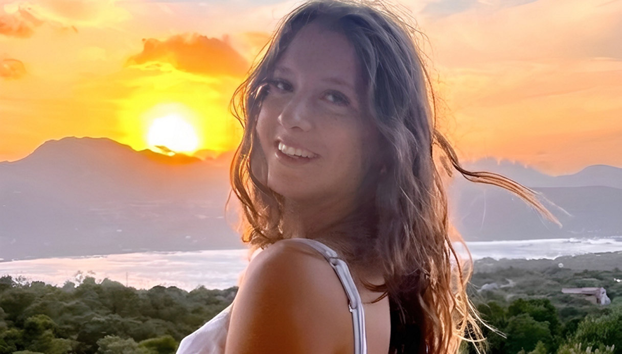 "Chiara, ora sei ovunque. Promettimi che mi guiderai a crescere i tuoi compagni"