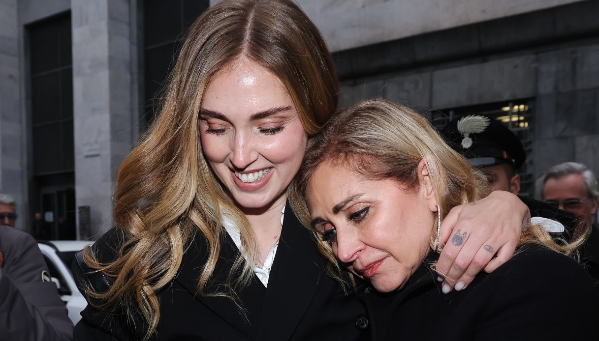 Chiara Ferragni, la foto con mamma Marina dice tutto. E su Fedez: “Mi sono sentita abbandonata” Chiara Ferragni, la foto con mamma Marina dice tutto. E su Fedez: “Mi sono sentita abbandonata”