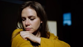 Salute mentale, Alzheimer e malattie neurodegenerative: cosa ne sanno gli italiani e perché i giovani sono a rischio