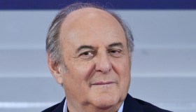 Gerry Scotti risponde a Corona: “Relazioni con più di 30 ‘letterine’? Mi sopravvalutano”