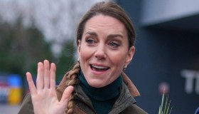 Kate Middleton sfida la tempesta: cambio look strategico con treccia. Ma è sciupata