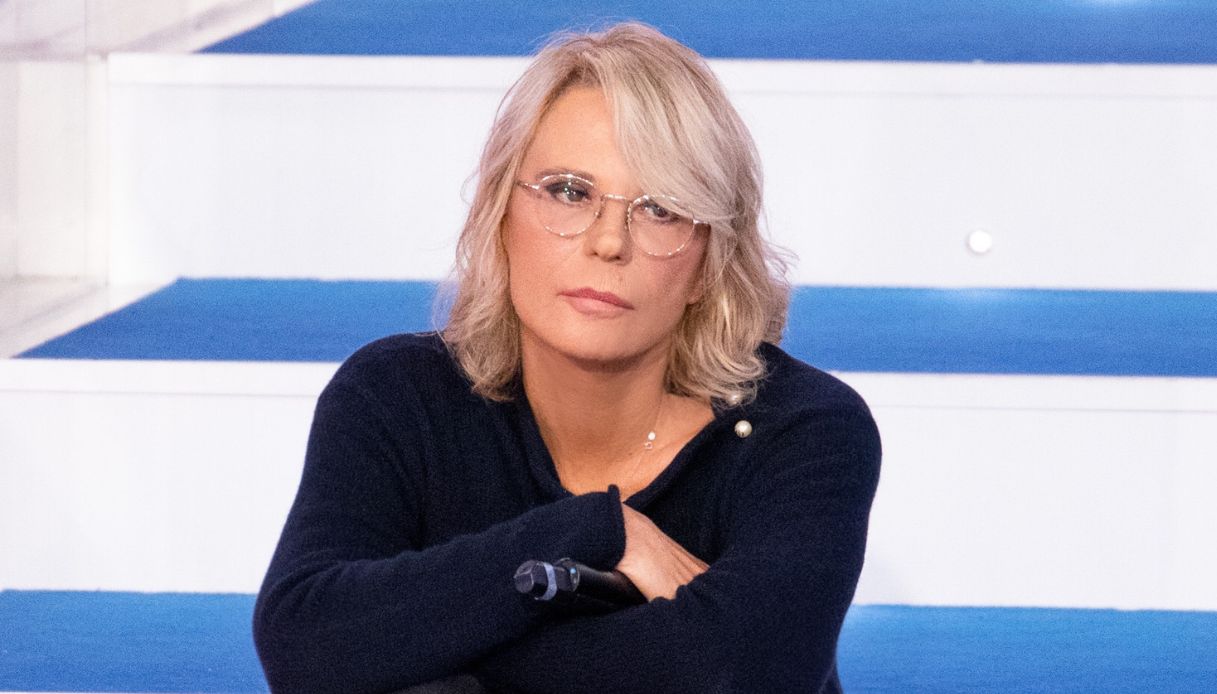 C’è posta per te, pagelle del 24 gennaio: il grave errore di Maria De Filippi (3), Alessandra Amoroso arriva tardi (7)