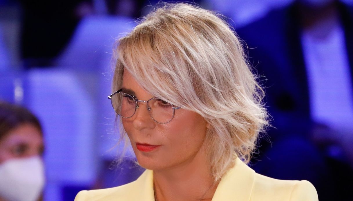 C'è Posta per Te, le pagelle del 10 gennaio: l'arresto di Can Yaman (fuori classifica), Maria ci ricasca (10+)