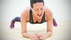 Urli di rabbia e imprechi quando fai fatica? Potrebbe aiutarti: lo studio che lo prova