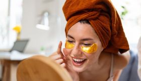 Bye bye borse e occhiaie in 15 minuti, il kit patch occhi gold che sta spopolando su Amazon costa pochissimo