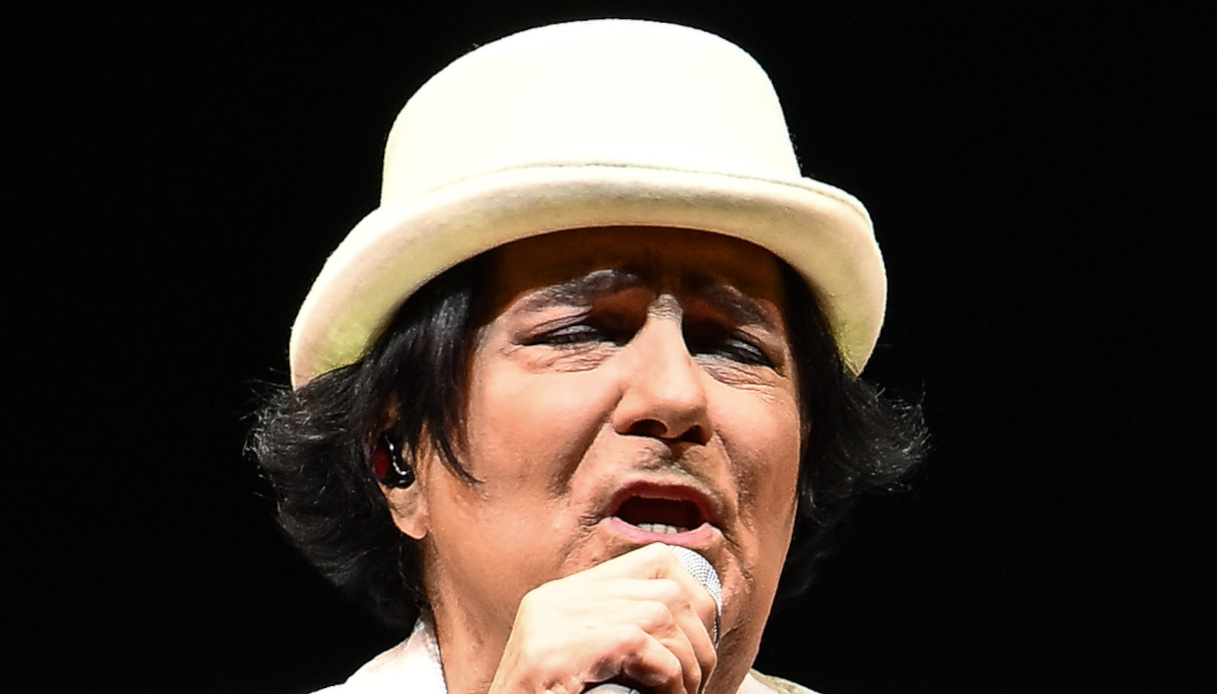 renato zero ferma il concerto per abbracciare enrica bonaccorti mi ha rubato il cuore da Dilei.it renato zero ferma il concerto per abbracciare enrica bonaccorti mi ha rubato il cuore