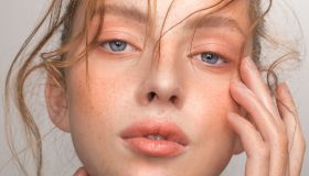 Una pelle che si auto-ripara grazie agli esosomi, l’ultima frontiera della biotecnologia: 5 creme e sieri che li contengono