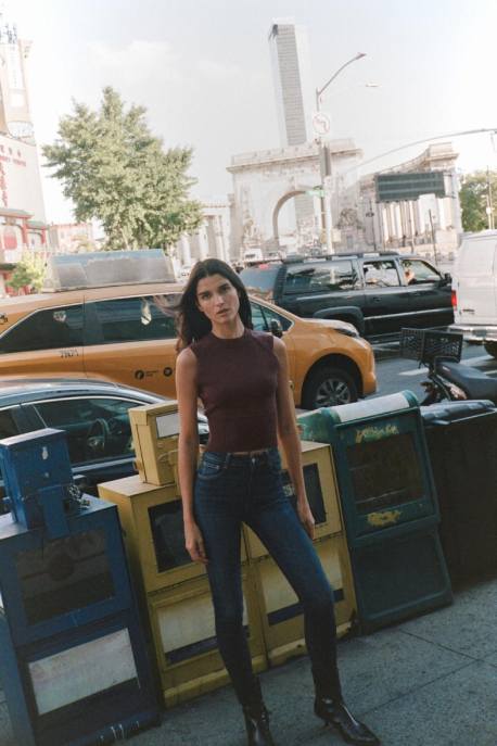 Pantaloni di tendenza per l'inverno 2026: i 5 da avere per sfidare il freddo con disinvoltura