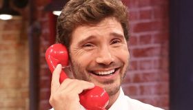 Affari Tuoi, Egidio vince con suo marito. Anche Stefano De Martino si commuove