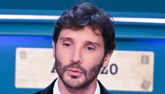 Affari Tuoi – Speciale Lotteria Italia, le pagelle del 6 gennaio: De Martino chiama De Filippi (9), il gruppo STEP trascina (8,5)