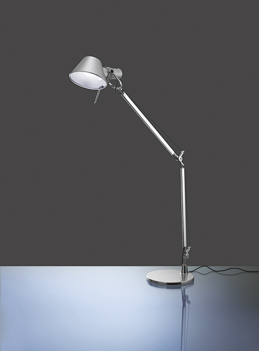 Lampada Tolomeo di Michele De Lucchi e Giancarlo Fassina per Artemide con bracci articolati in alluminio