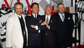 Valentino, la foto iconica con Versace, Armani e Ferré. “Un momento irripetibile”