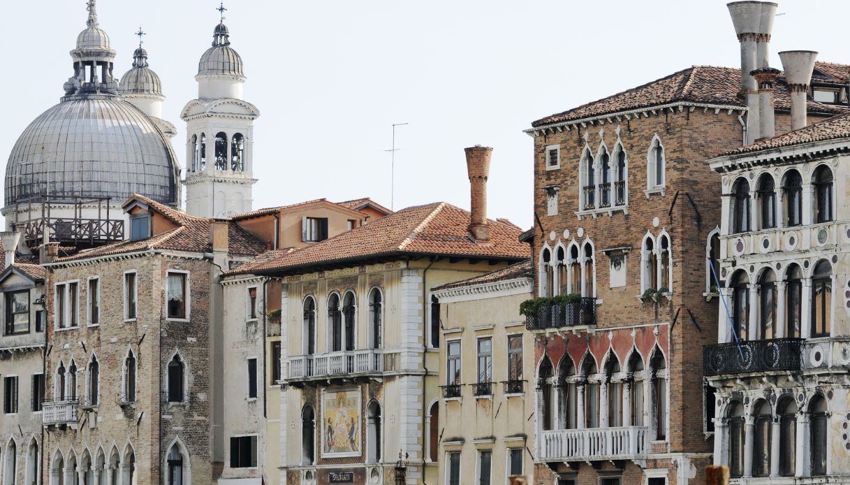 Ca' Dario, l'esterno