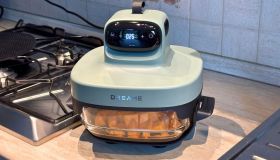 La friggitrice ad aria in vetro che cuoce, serve e conserva