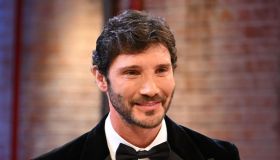 Affari Tuoi, rifiutate offerte record e De Martino non si trattiene: “È così che si gioca”