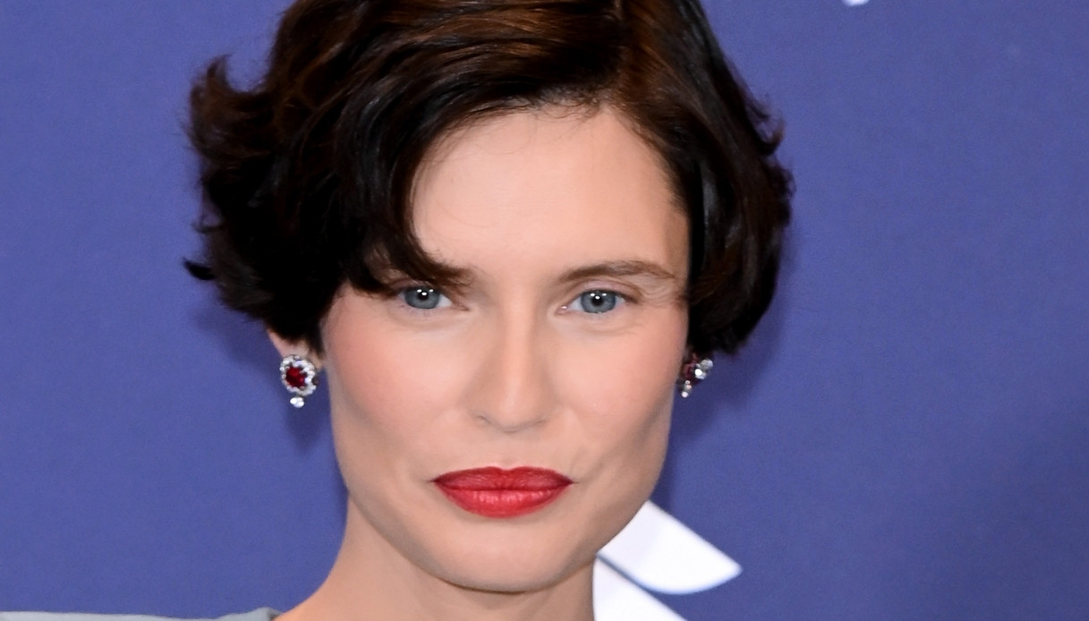 Sanremo 2026, la scaletta della quarta serata: cantanti, ospiti e orari