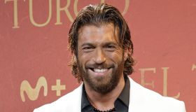 Sanremo 2026, Can Yaman arriva al Festival come co-conduttore della prima serata