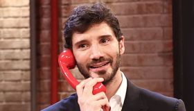 Affari Tuoi, puntata super veloce e un De Martino scatenato: “Trita l’assegno!”